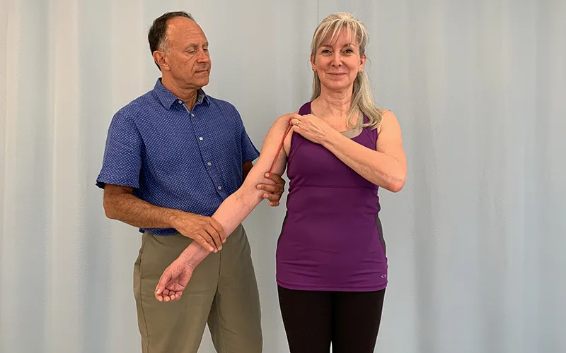 MJ_19_StretchingTheNeck6A_800