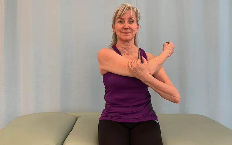 MJ_19_StretchingTheNeck1B_800